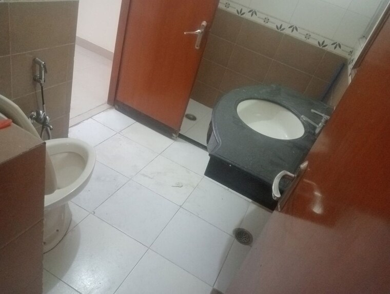 Bathroom, parsvnath-green-ville 3 Bedroom 1665 Sq.Ft. Apartment In Sector 48 Gurgaon 10710677