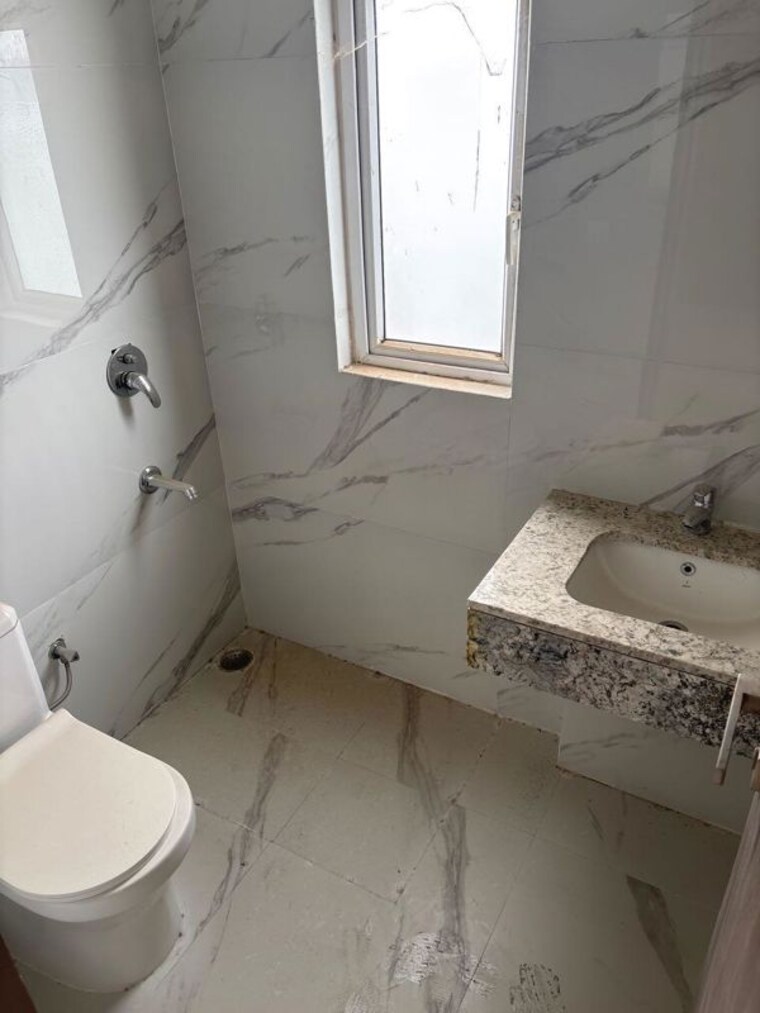 Bathroom, sector 23 4 Bedroom 2200 Sq.Ft. Builder Floor In Sector 23 Gurgaon 10710690