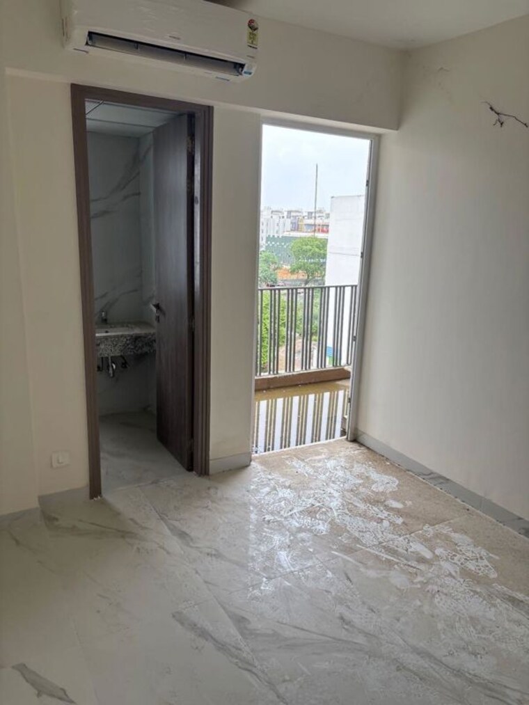 Room, sector 23 4 Bedroom 2200 Sq.Ft. Builder Floor In Sector 23 Gurgaon 10710690