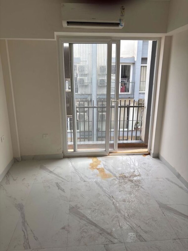 Room, sector 23 4 Bedroom 2200 Sq.Ft. Builder Floor In Sector 23 Gurgaon 10710690