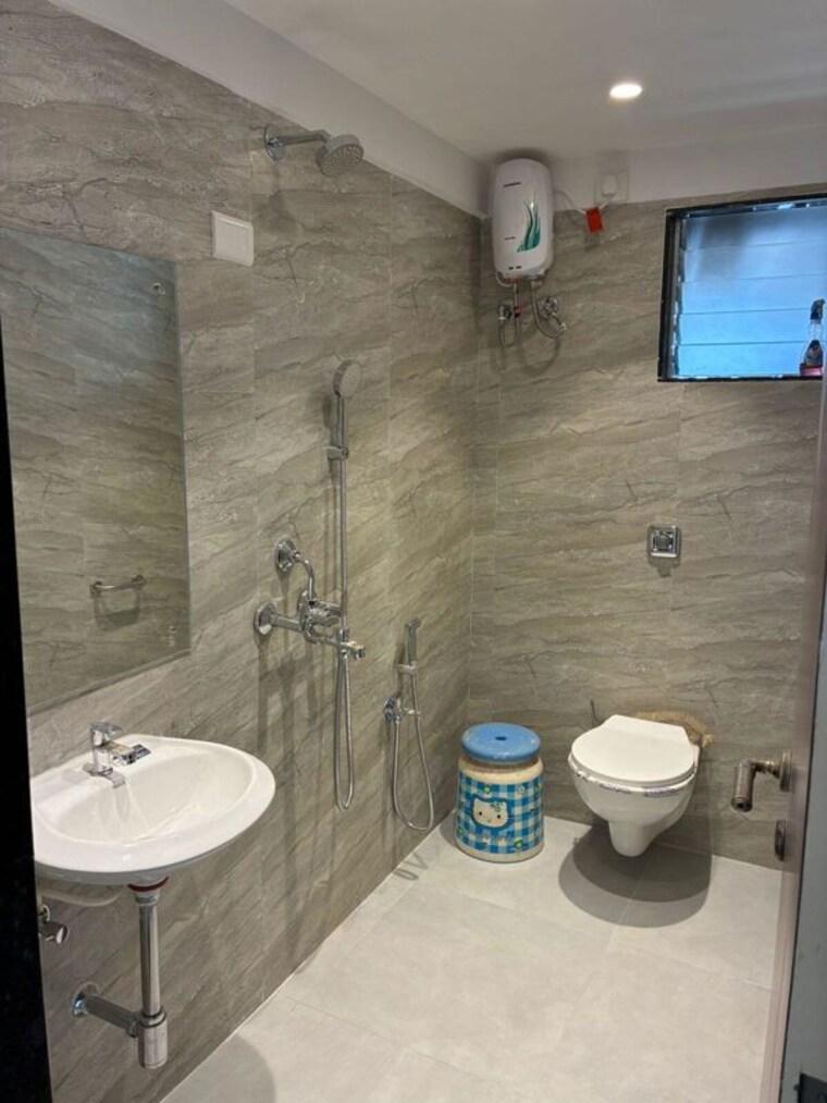 Bathroom, byculla 2 Bedroom 890 Sq.Ft. Apartment In Byculla Mumbai 10710700
