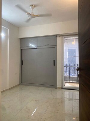 Room in 2 BHK Builder Floor at Sector 22b – for Rent