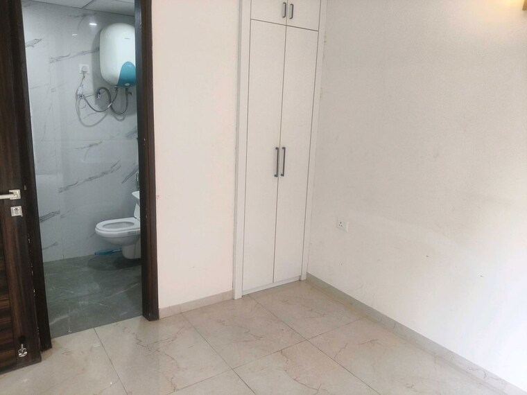 Room, sector 22 2 Bedroom 1200 Sq.Ft. Builder Floor In Sector 22 Gurgaon 10710575