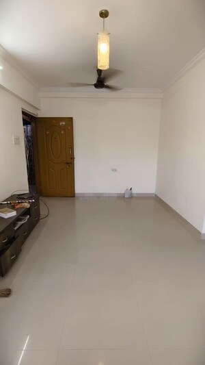 Room in 1 BHK Apartment at Sadguru Complex I, Goregaon East – for Rent