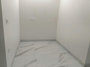 Room in 2 BHK Builder Floor at Sector 22b – for Rent