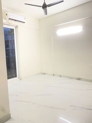 Room in 2 BHK Builder Floor at Sector 21 – for Rent