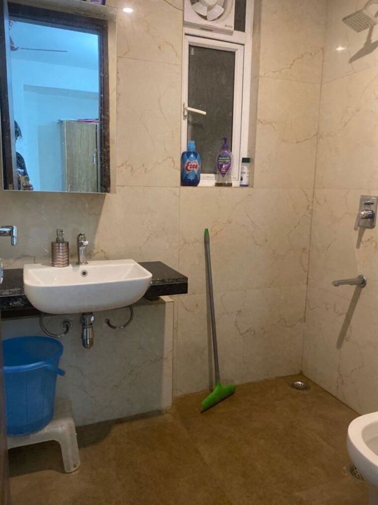 Bathroom, sector 21 2 Bedroom 1250 Sq.Ft. Builder Floor In Sector 21 Gurgaon 10710491