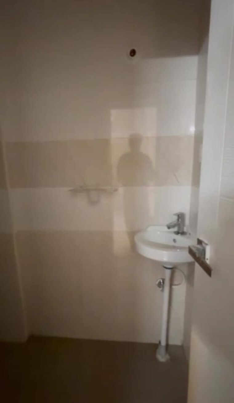Bathroom, panathur 1 Bedroom 550 Sq.Ft. Apartment In Panathur Bangalore 10710673