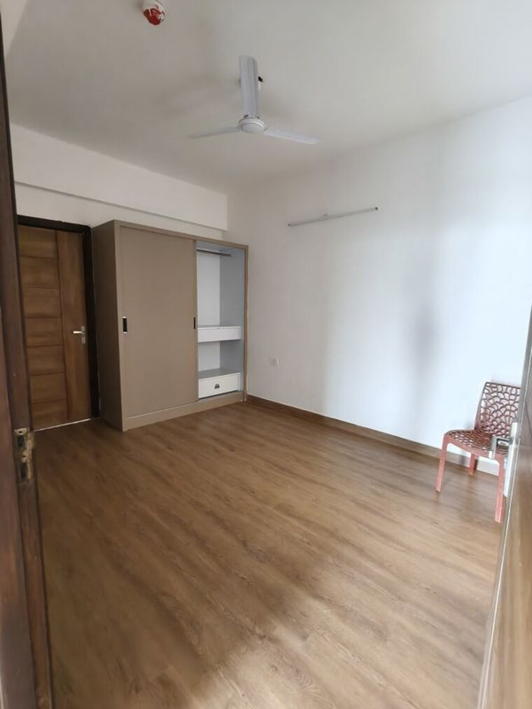 Room, tulip-yellow 3 Bedroom 1704 Sq.Ft. Apartment In Sector 69 Gurgaon 10710697