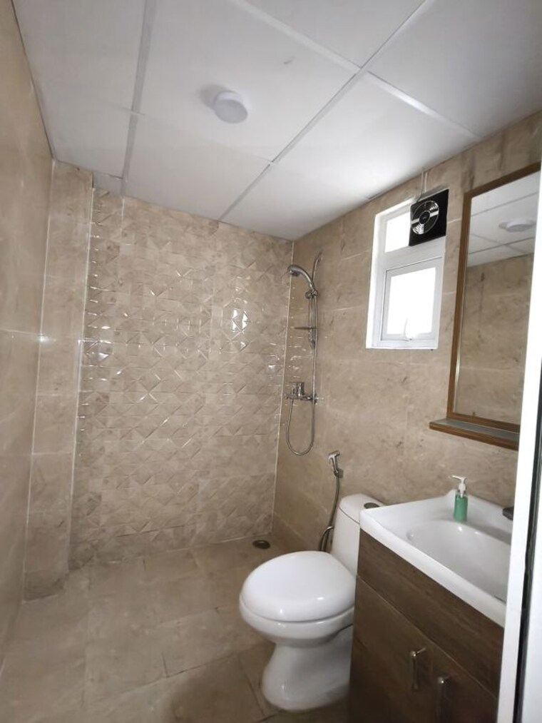 Bathroom, tulip-yellow 3 Bedroom 1704 Sq.Ft. Apartment In Sector 69 Gurgaon 10710697