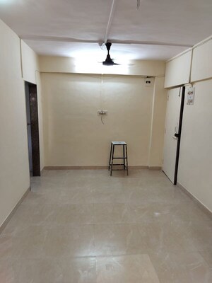 Room in 1 BHK Apartment at Shiv Kirti Apartment, Malad West – for Rent