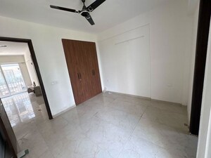 Room in 1 BHK Builder Floor at Sector 21 – for Rent