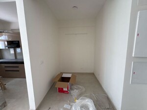 Bathroom in 1 BHK Builder Floor at Sector 21 – for Rent