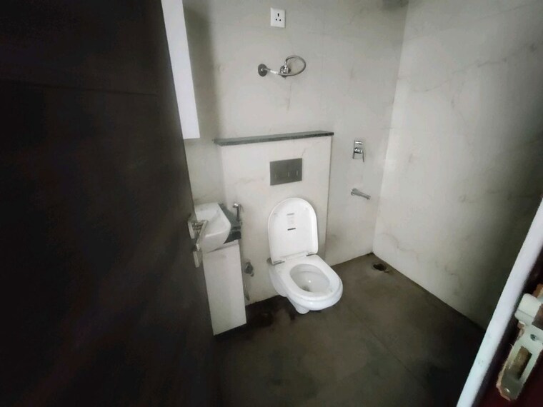 Bathroom, sector 23a 1 Bedroom 950 Sq.Ft. Builder Floor In Sector 23a Gurgaon 10710782