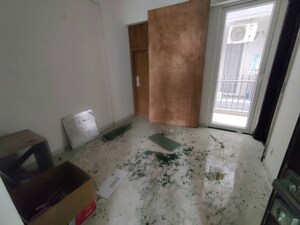 Room in 1 BHK Builder Floor at Sector 23a – for Rent