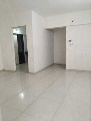 Room in 2 BHK Apartment at Caratlane Marigold, Tathawade – for Rent