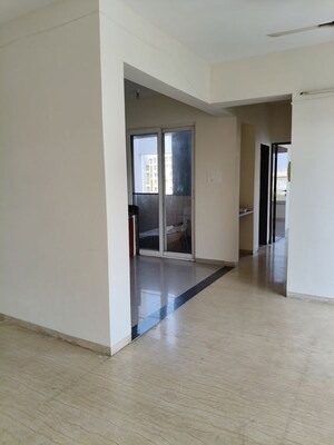 Room in 2 BHK Apartment at Caratlane Marigold, Tathawade – for Rent