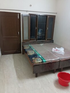 1 Rk+Independent House For Rent in Sector 9 Panchkula
