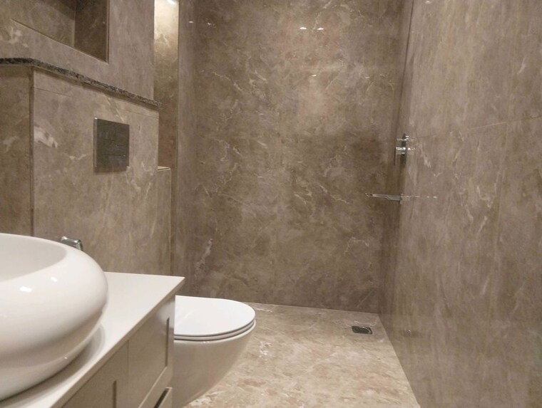 Bathroom, sector 23a 4 Bedroom 2200 Sq.Ft. Builder Floor In Sector 23a Gurgaon 10710844