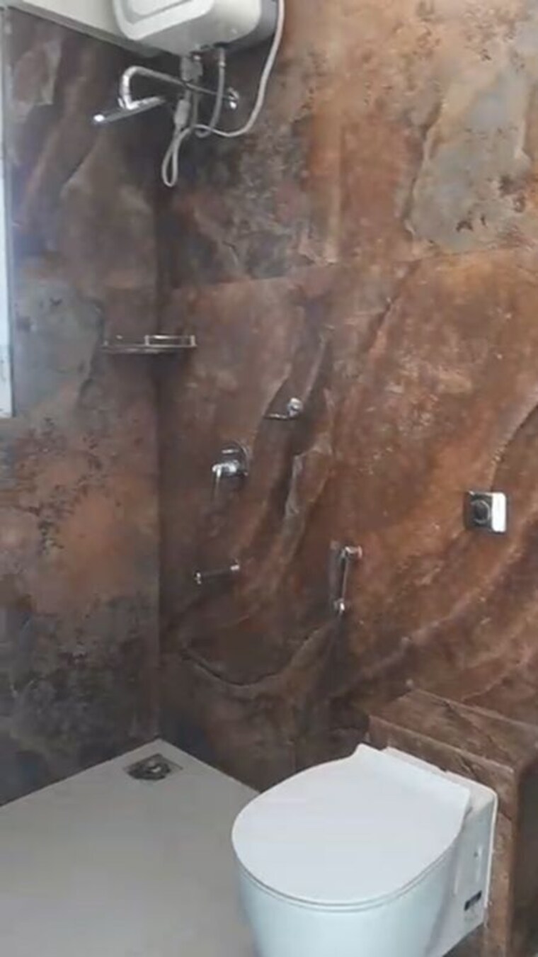 Bathroom, chembur 3 Bedroom 1100 Sq.Ft. Apartment In Chembur Mumbai 10710480
