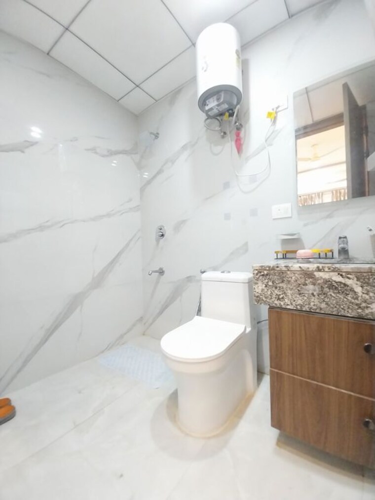 Bathroom, sector 21 3 Bedroom 1600 Sq.Ft. Builder Floor In Sector 21 Gurgaon 10710855