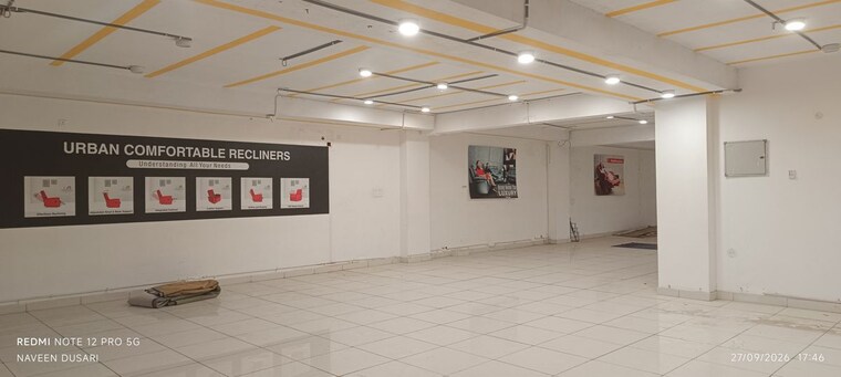  Parking, ntr colony Commercial Showroom 9600 Sq.Ft. In Ntr Colony Vijayawada 10710837