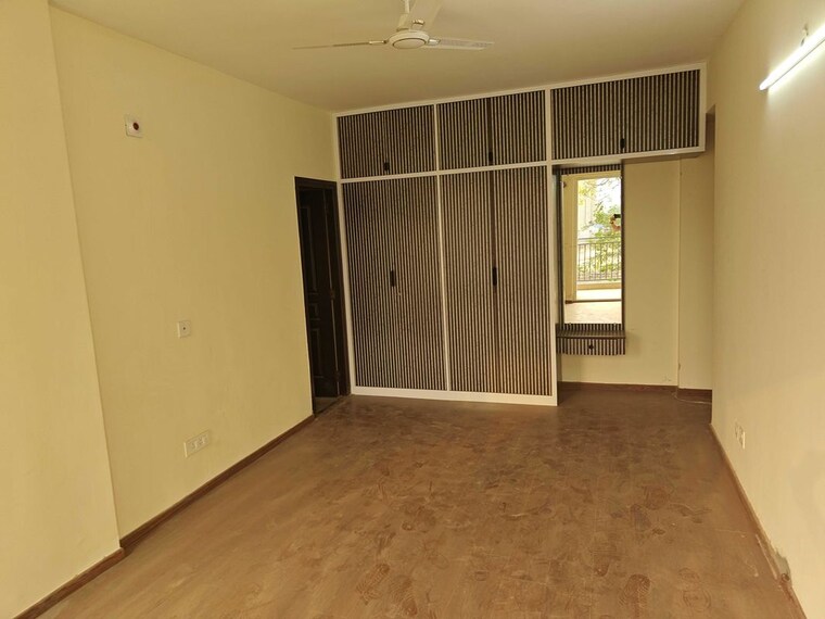 Room, sector 21 3 Bedroom 1500 Sq.Ft. Builder Floor In Sector 21 Gurgaon 10710874