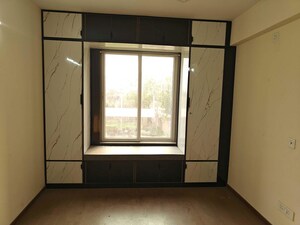 Room in 3 BHK Builder Floor at Sector 21 – for Rent