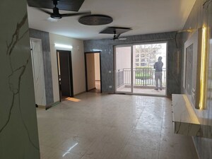 Room in 3 BHK Builder Floor at Sector 21 – for Rent