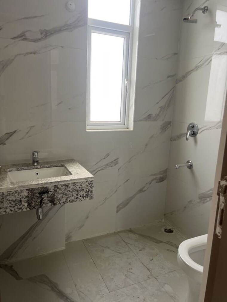 Bathroom, sector 23a 4 Bedroom 2200 Sq.Ft. Builder Floor In Sector 23a Gurgaon 10710877