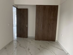 Room in 4 BHK Builder Floor at Sector 23a – for Rent