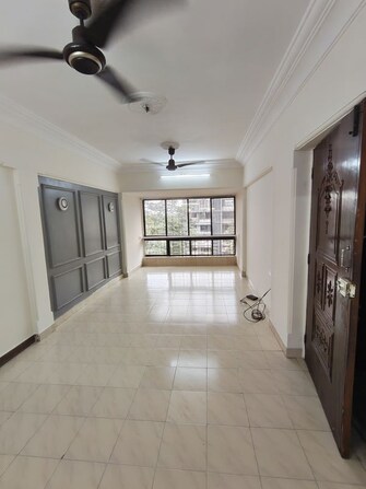 2 BHK Apartment For Rent in Girdhar Park in Malad West, Mumbai