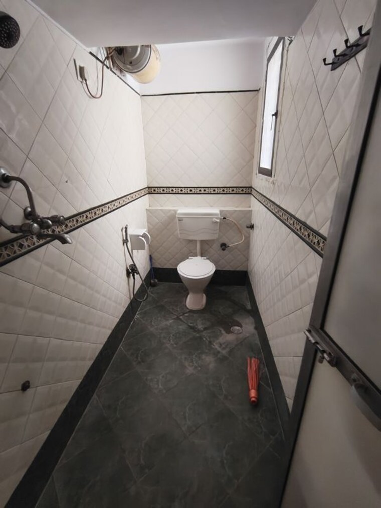 Bathroom, girdhar-park 2 Bedroom 800 Sq.Ft. Apartment In Malad West Mumbai 10710878