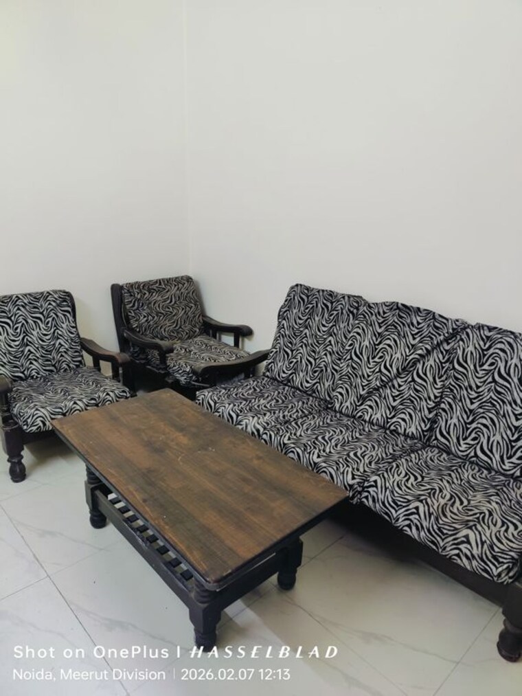 Bedroom, sector 52 1 Bedroom 850 Sq.Ft. Builder Floor In Sector 52 Noida 10710857