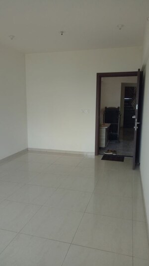 Room in 1 BHK Apartment at Mahindra Antheia, Pimpri – for Rent