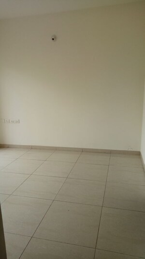 Room in 1 BHK Apartment at Mahindra Antheia, Pimpri – for Rent