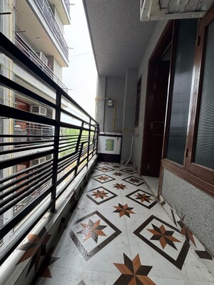 Balcony in 1 BHK Builder Floor at Chattarpur – for Rent