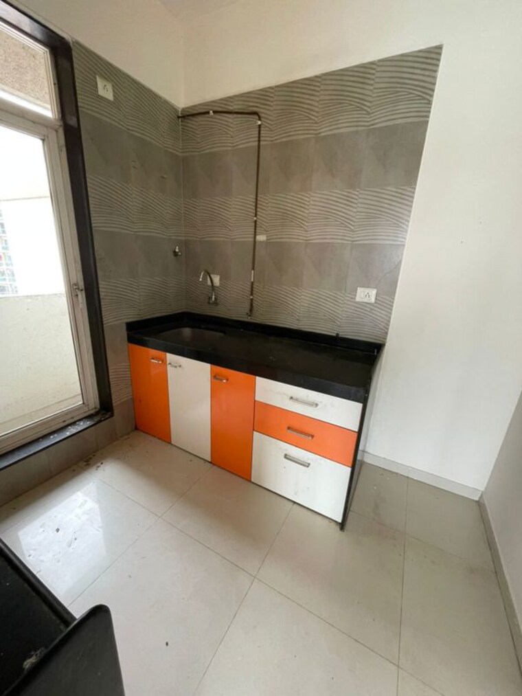 Kitchen, vasant-fiona 3 Bedroom 833 Sq.Ft. Apartment In Pokhran Road No Two Thane 10710933