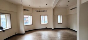  Office Space For Rent in Kalbadevi