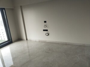 Room in 3 BHK Apartment at Lake Home, Powai – for Sale