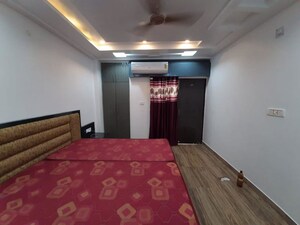 Bedroom in 3 BHK Apartment at Mahmoorganj – for Sale
