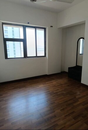 Room in 2 BHK Apartment at Lodha Casa Supremo, Mira Road East – for Rent