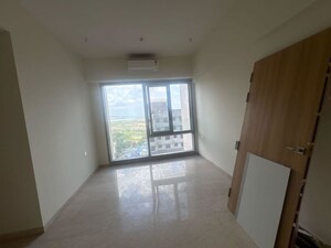 Room in 2 BHK Apartment at Piramal Aranya, Byculla – for Sale