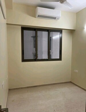 Room in 3 BHK Apartment at Marathon Monte South, Byculla West – for Sale
