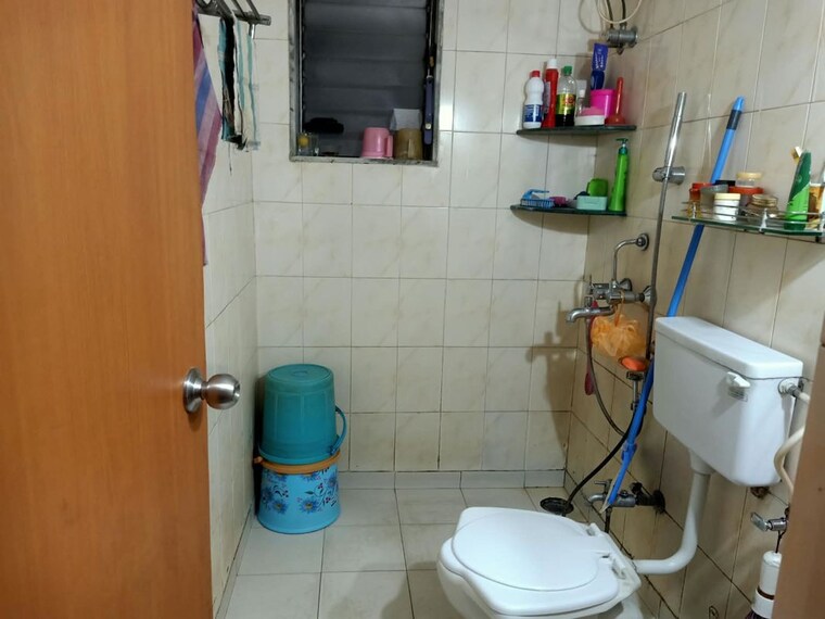 Bathroom, hyde-park-galaxy 2 Bedroom 900 Sq.Ft. Apartment In Manpada Thane 10710977