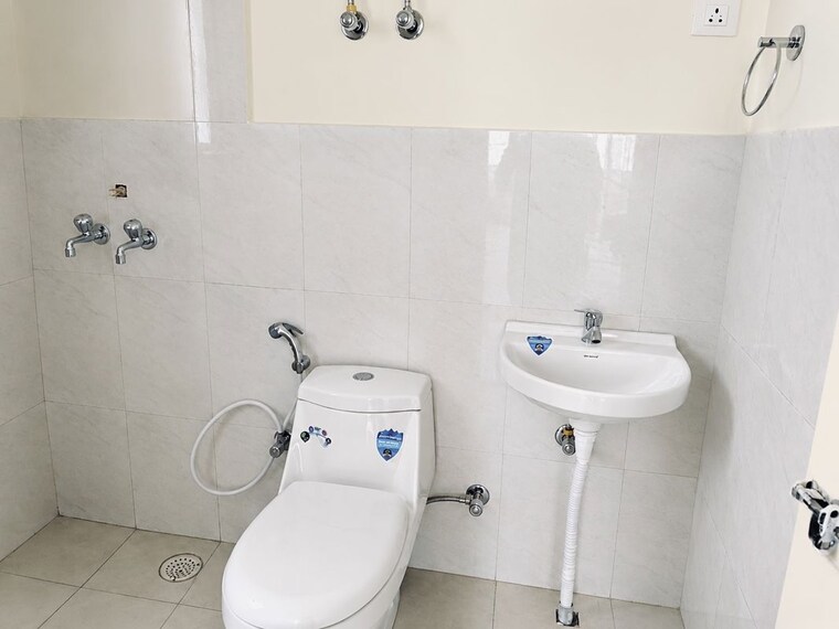 Bathroom, pyramid-midtown 2 Bedroom 799 Sq.Ft. Apartment In Sector 59 Gurgaon 10710979