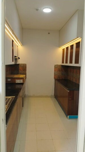 Kitchen in 2.5 BHK Builder Floor at Smart World Orchard, Sector 61 – for Rent