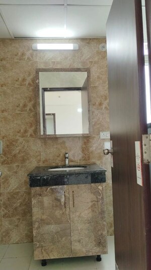 Kitchen in 2.5 BHK Builder Floor at Smart World Orchard, Sector 61 – for Rent