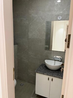 Bathroom in 2.5 BHK Builder Floor at Smart World Orchard, Sector 61 – for Rent