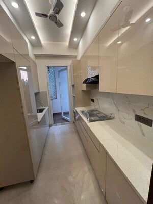 Team Area in 2.5 BHK Builder Floor at Smart World Orchard, Sector 61 – for Rent